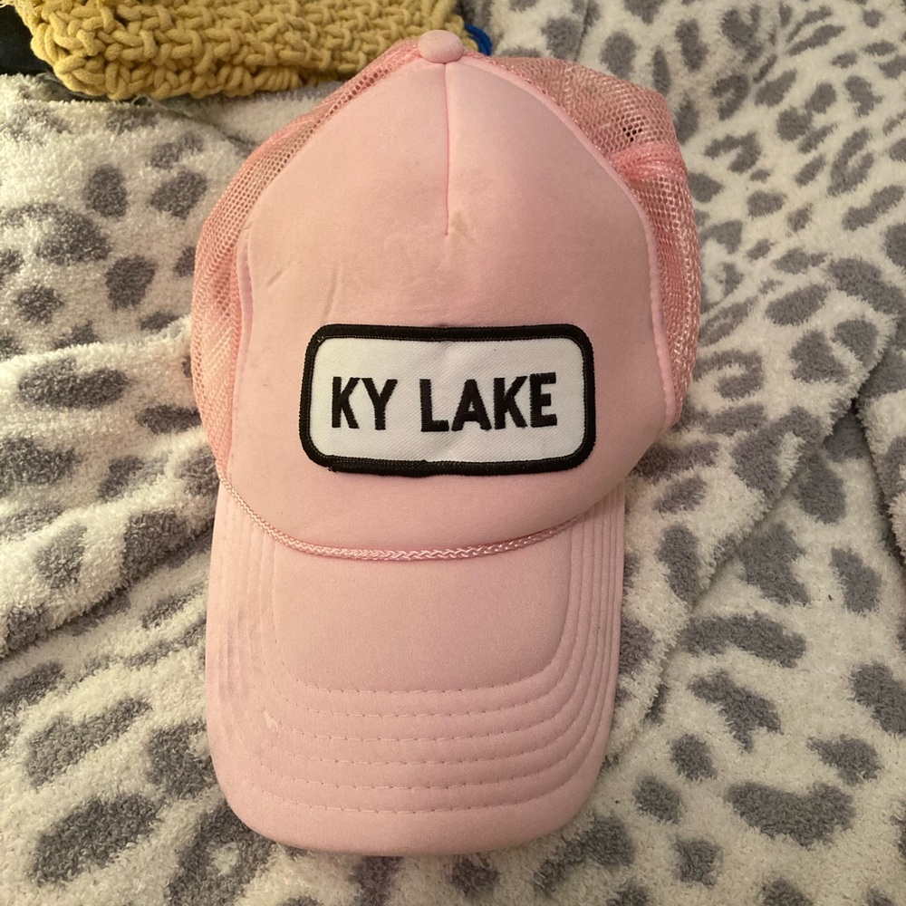 Trucker hat
